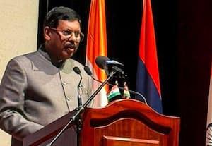 தலைமை நீதிபதியை தாக்க முயற்சி சுப்ரீம் கோர்ட் அறையில் அதிர்ச்சி