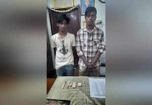போதை மாத்திரைகள் வைத்திருந்த 4 பேர் கைது
