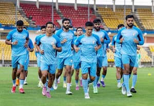கால்பந்து: இந்தியா ஏமாற்றம் * ஆசிய கோப்பை தகுதிச்சுற்றில்...