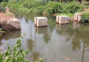 ஒட்டான்குளம் கண்மாய் தண்ணீர் வரத்துக்காக 18ம் கால்வாயில் அமைத்திருந்த ஷட்டர் அகற்றம் - அறிவிப்பு இல்லாததால் விவசாயிகள்  அதிர்ச்சி
