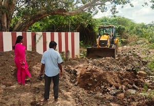 ஏரியில் சாலை அமைத்து ஆக்கிரமிப்பு பொதுப்பணி துறை அதிரடி அகற்றம்
