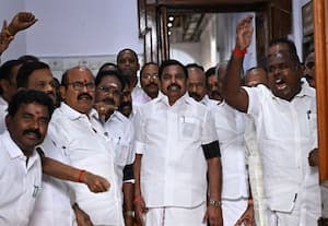 சட்டசபையில் அ.தி.மு.க.,வினர் தர்ணா
