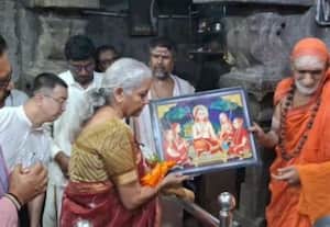ஹம்பியில் நிர்மலா சீதாராமன் தரிசனம்