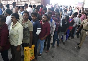 'சாத்' பண்டிகை கொண்டாட பீஹார் தொழிலாளர் பயணம்