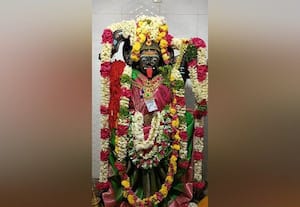 பத்ரகாளியம்மன் கோவிலில் சிறப்பு நிகும்பலா யாகம்