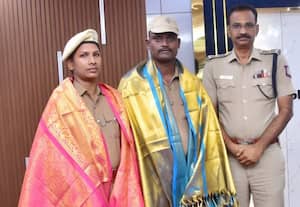 சொந்த கிராம மக்களுக்காக 'ஹைமாஸ்' : போலீஸ் தம்பதிக்கு எஸ்.பி., பாராட்டு