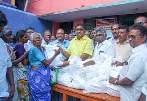மண்ணாடிப்பட்டு தொகுதியில் தீபாவளி தொகுப்பு வழங்கல்