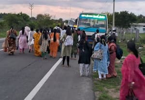 அரசு பஸ் டயர் பஞ்சர் பயணியர் அவதி