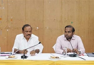 பொதுமக்களை பாதுகாப்பாக தங்க வைக்க பாதுகாப்பு முகாம்கள் தயார்: அமைச்சர் கணேசன்
