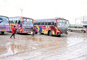 சகதிகாடாய் மாறிய வேடசந்துார் பஸ் ஸ்டாண்ட்