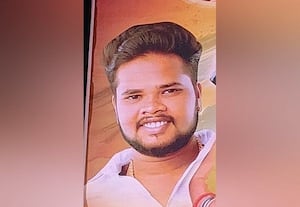 போலீஸ் ஸ்டேஷன் எதிரில் ரவுடிக்கு வெட்டு லாஸ்பேட்டையில் பயங்கரம்