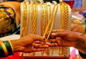 காலையில் ஏறி மாலையில் இறங்கிய ஆபரணத் தங்கம்; சவரனுக்கு ரூ.1,120 குறைவு