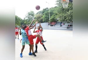கூடைப்பந்து; ஜெய்வாபாய் அபாரம்