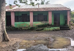 திருவங்கரணையில் பயன்பாடில்லாத பள்ளி கட்டடத்தை அகற்ற கோரிக்கை
