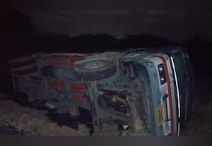 மண்ணெண்ணெய் லாரி கவிழ்ந்து விபத்து