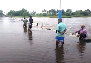 ஆண்டுதோறும் மூழ்கும் நீலமங்கலம் தரைப்பாலம்
