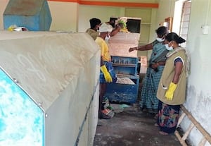 தார்ரோட்டிற்கு பயன்படும் பிளாஸ்டிக் கழிவுகள் அனைத்து ஊராட்சிகளிலும் செயல்படுத்த கோரிக்கை