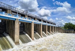 வீடூர் அணையில் தொடர்ந்து உபரி நீர் வெளியேற்றம்