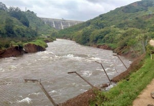 குந்தா நீரேற்று மின் திட்ட பணி 30 அடி வரை நீர் வெளியேற்றம்