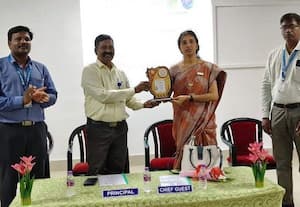 பொறியியல் கல்லுாரியில் தொழில்நுட்ப கருத்தரங்கு