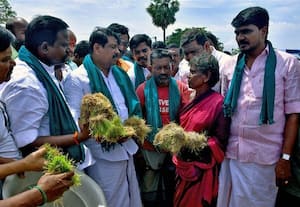 'டாஸ்மாக் மீது இருக்கும் அக்கறை விவசாயிகள் மீது அரசுக்கு இல்லை'