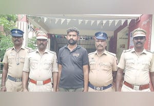 சீர்காழி இரட்டை கொலை வழக்கில் தலைமறைவானவர் 3 ஆண்டுக்கு பின் கைது