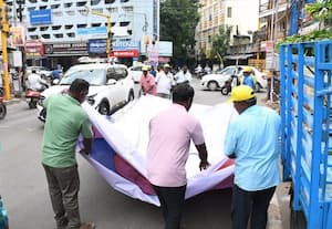 கலெக்டர் உத்தரவால் பேனர்கள் அகற்றம்
