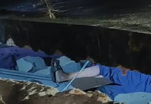 அடிமாலியில் நிலச்சரிவில் இடிந்தது வீடு; 7 மணி நேர மீட்பு பணியில் கணவர் பலி, மனைவி உயிருக்கு போராட்டம்