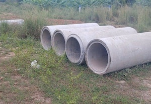 வடிகால் அமைக்கும் பணி பாதியில் முடக்கம்: பழனி கிருஷ்ணா அவென்யூ மக்கள் அச்சம்