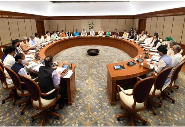  8வது சம்பள கமிஷனுக்கு உறுப்பினர்கள்...  நியமனம்!;  18 மாதங்களில் அறிக்கை அளிக்க அறிவுறுத்தல்