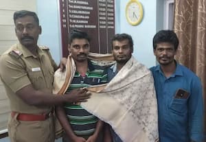 52 கிராம் நகையை போலீசிடம் ஒப்படைத்தவர்களுக்கு பாராட்டு