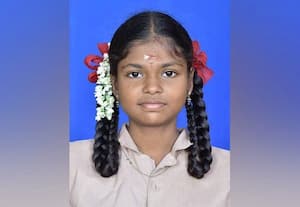 பள்ளி மாணவி மாவட்ட அளவில் சாதனை