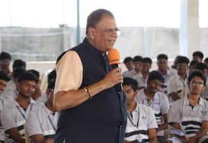 பணி வாய்ப்பு வழிகாட்டுதல் பயிற்சி முகாம்