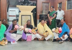   கொசு வலையுடன் சென்ற அ.தி.மு.க., கவுன்சிலர்கள் வெளியேற்றம்  தாம்பரம் மாநகராட்சியில் முறைகேடு நடப்பதாக புகார்