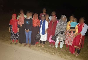 வங்கதேசத்தில் இருந்து சட்டவிரோதமாக குடியேறிய 16 பேர் நாடு கடத்தல்