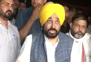 பஞ்சாப் வினோதம்; முதல்வர் காலணிகளை பாதுகாக்க 2 போலீசாருக்கு 'டூட்டி'  