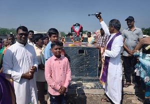 கல்லறை திருநாள் வழிபாடு