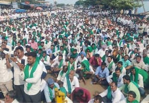 கர்நாடகாவில் தீவிரமடைகிறது கரும்பு விவசாயிகள் போராட்டம்