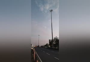 சோத்துப்பாக்கம் நெடுஞ்சாலையில் எரியாத மின் விளக்குகளால் அச்சம்