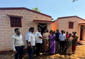 பூஞ்சேரி இருளருக்கு எட்டு வீடுகள்