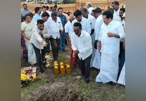 துணை மின் நிலைய பணி பழையனுாரில் பூமி பூஜை