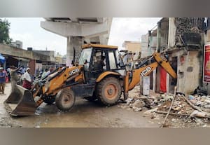 ரயில்வே மேம்பால பணி இடையூறு கட்டடம் அகற்றம்