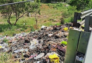 காளிவேலம்பட்டி -குப்பை தொட்டியாகி மாறி வரும் குட்டை