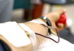 மதுரை அரசு மருத்துவமனைக்கு தினமும் 100 யூனிட் தேவைப்படுவதால் ரத்தம் கொடுப்போம்; உயிர் காப்போம்!  பற்றாக்குறையை சமாளிக்க தனிநபர்கள், தொண்டு நிறுவனங்கள் முன்வரலாம்