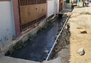 ஆக்கிரமிப்பால் அல்லல், சாக்கடை சேதத்தால் அவதி பரிதவிப்பில் பழநி 17வது வார்டு மக்கள்