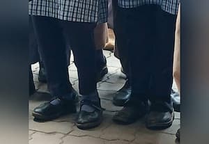 குளிரில் கிழிந்த ஸ்வெட்டர், ஷூக்கள் அரசு பள்ளி மாணவர்கள் பரிதாபம்