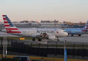 அமெரிக்க அரசு நிர்வாகம் முடக்கம் எதிரொலி: 40 விமான நிலையங்களில் சேவை குறைப்பு