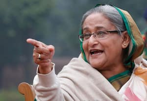 இந்தியாவில் இருந்து வந்த அழைப்பு தான் ஷேக் ஹசீனாவின் உயிரை காப்பாற்றியது: வன்முறை குறித்த புத்தகத்தில் தகவல்