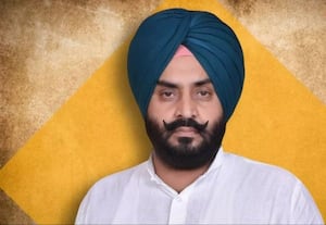 ஆம் ஆத்மி எம்.எல்.ஏ.,வுக்கு 'லுக் - அவுட் நோட்டீஸ்'