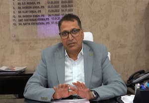 கண்ணாடியில் கருப்பு நிற 'பிலிம்' ஒட்டிய 2,235 கார் உரிமையாளர்களுக்கு அபராதம்